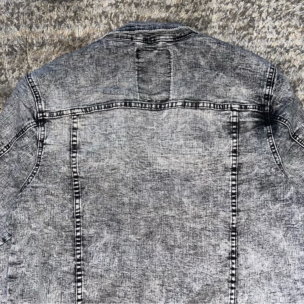 Road Narrows N.Y.C size medium men’s Jean distressed jacket - Picture 9 of 11